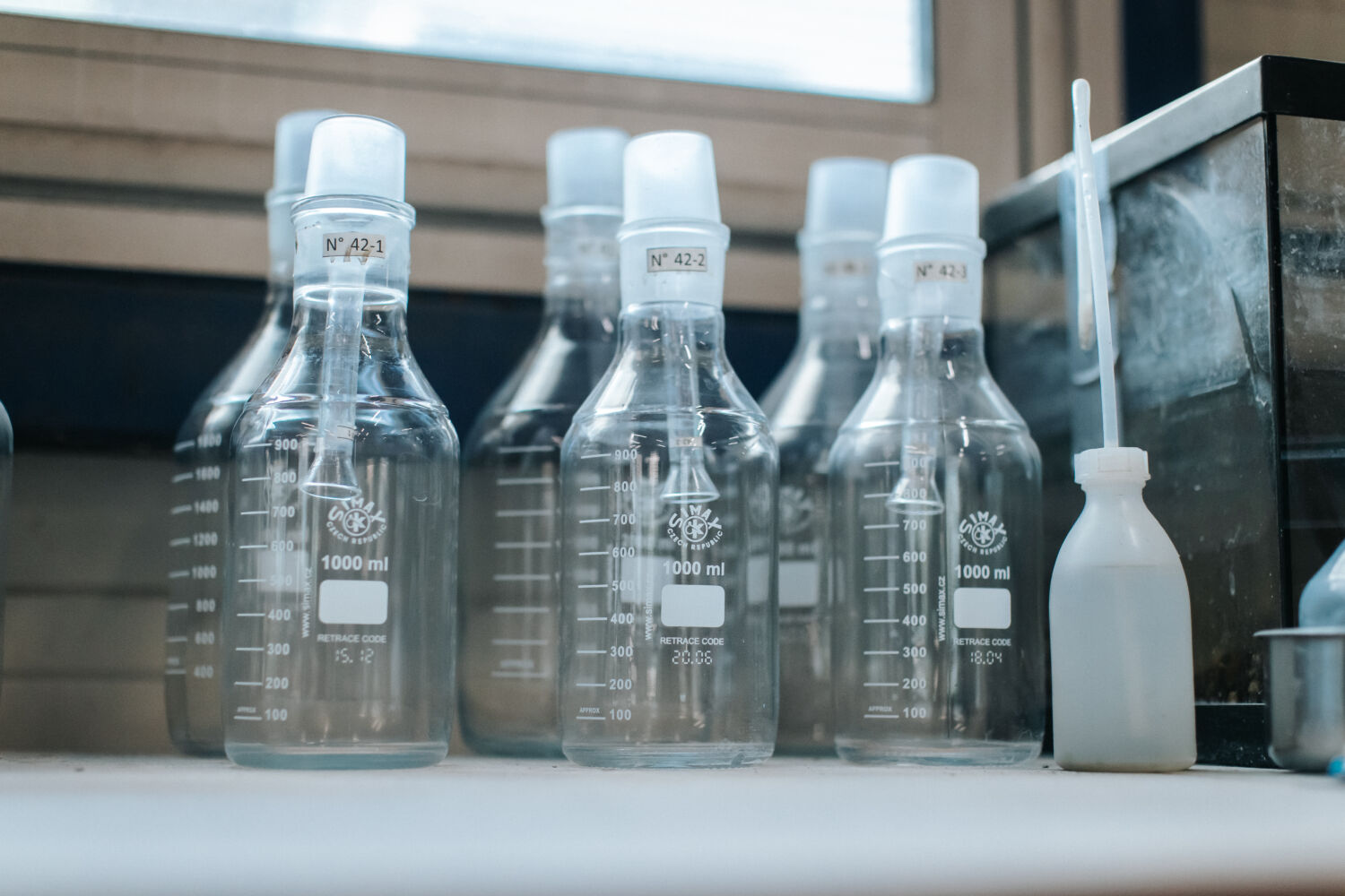 Photo de récipients pour les essais béton et granulat