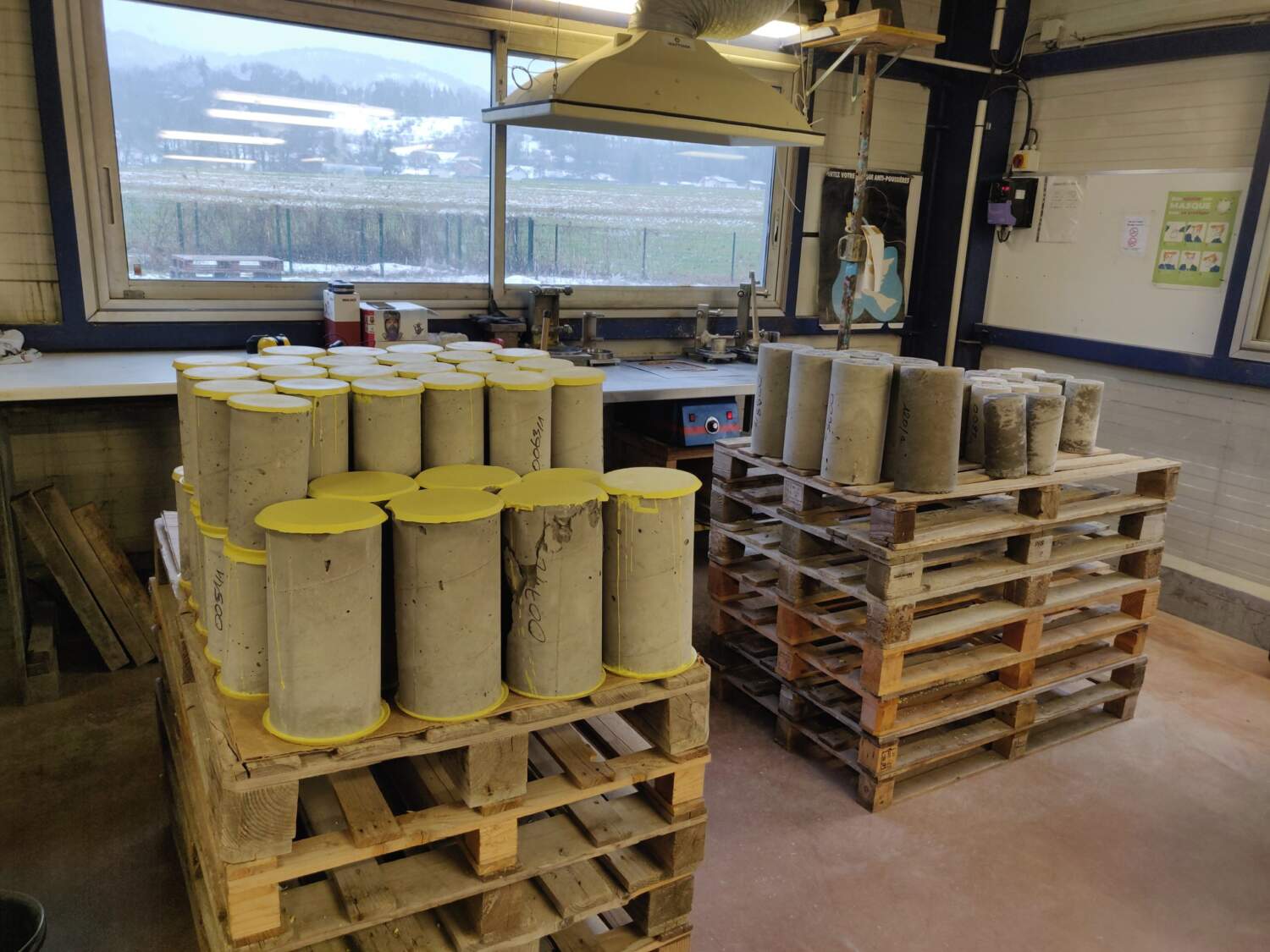 Photo d'éprouvettes béton